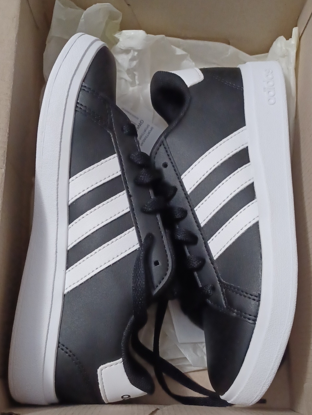 BRAND NEW Adidas Grand Court 2.0 K Low Top Sneakers For Kids Size 2.5